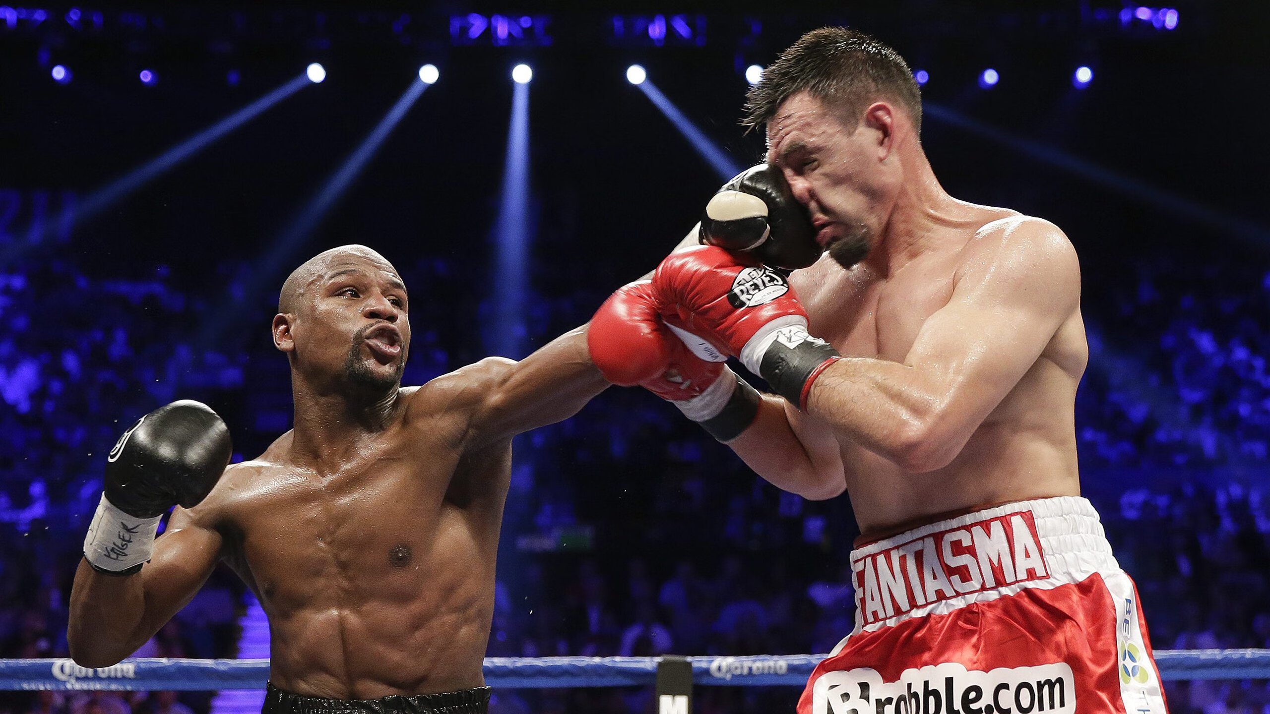 LOL赛事解说风格：分析不同解说的特点与风格，lol赛事解说能赚多少钱